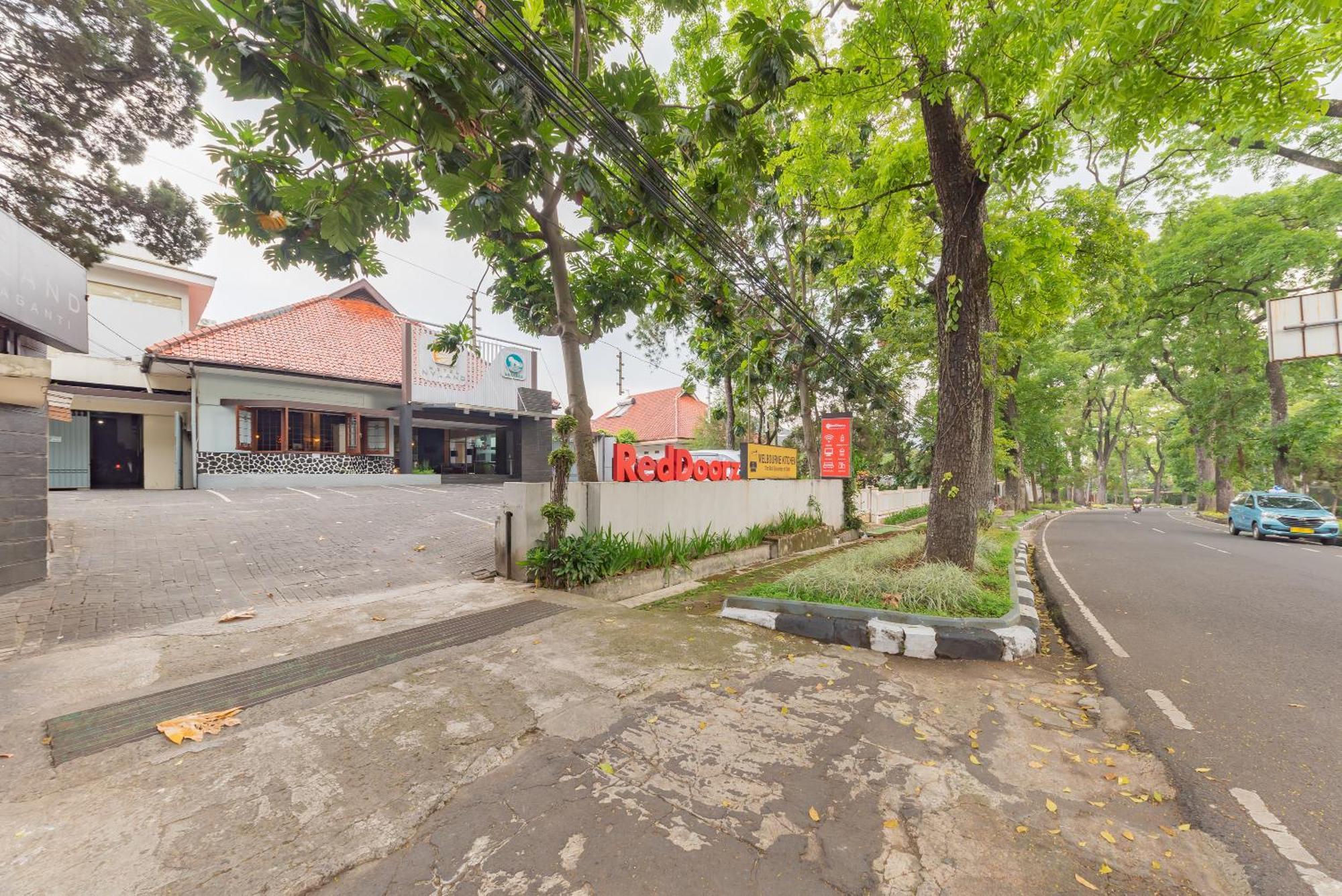 Reddoorz Plus @ Cipaganti Street 3 Bandung Eksteriør bilde
