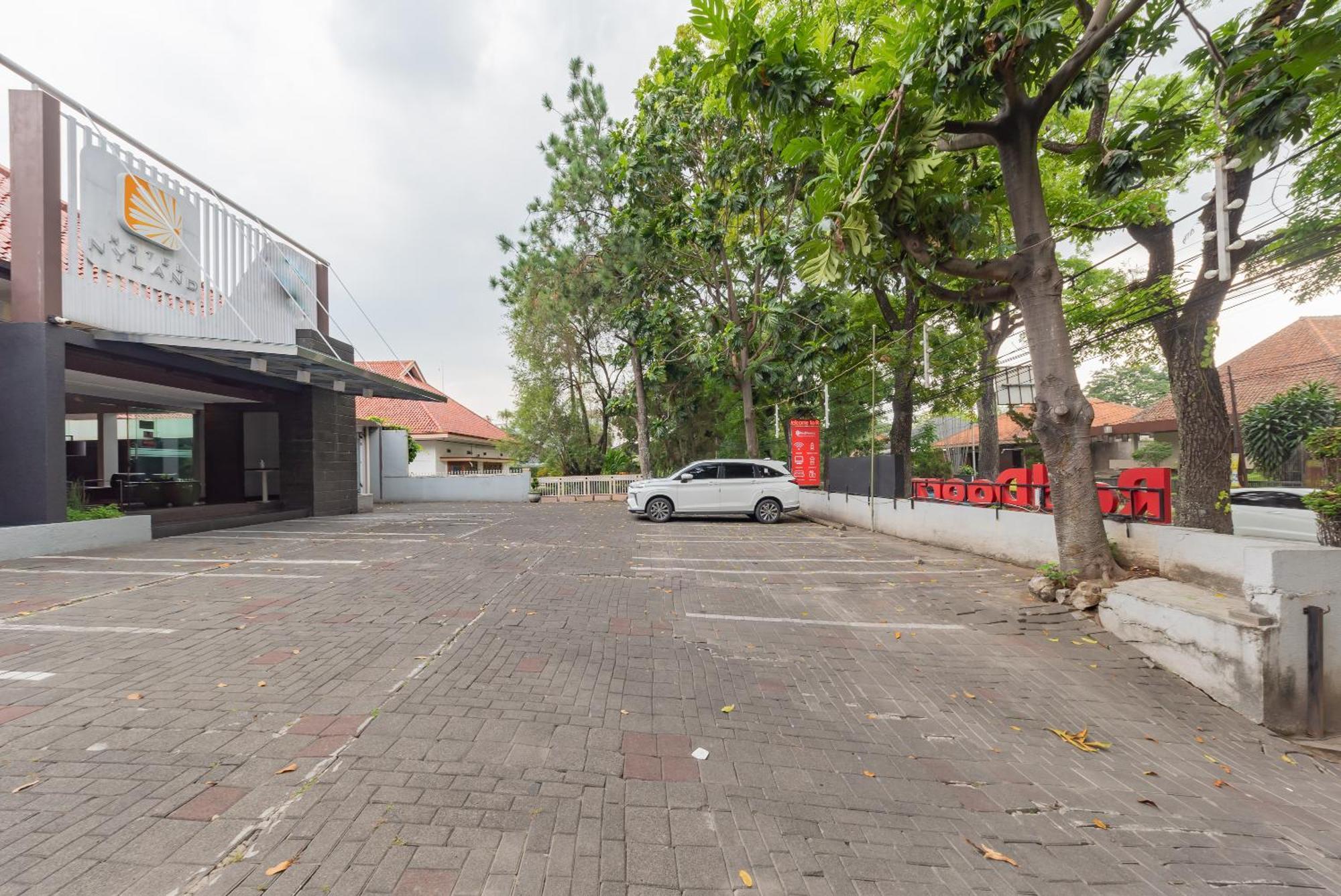 Reddoorz Plus @ Cipaganti Street 3 Bandung Eksteriør bilde